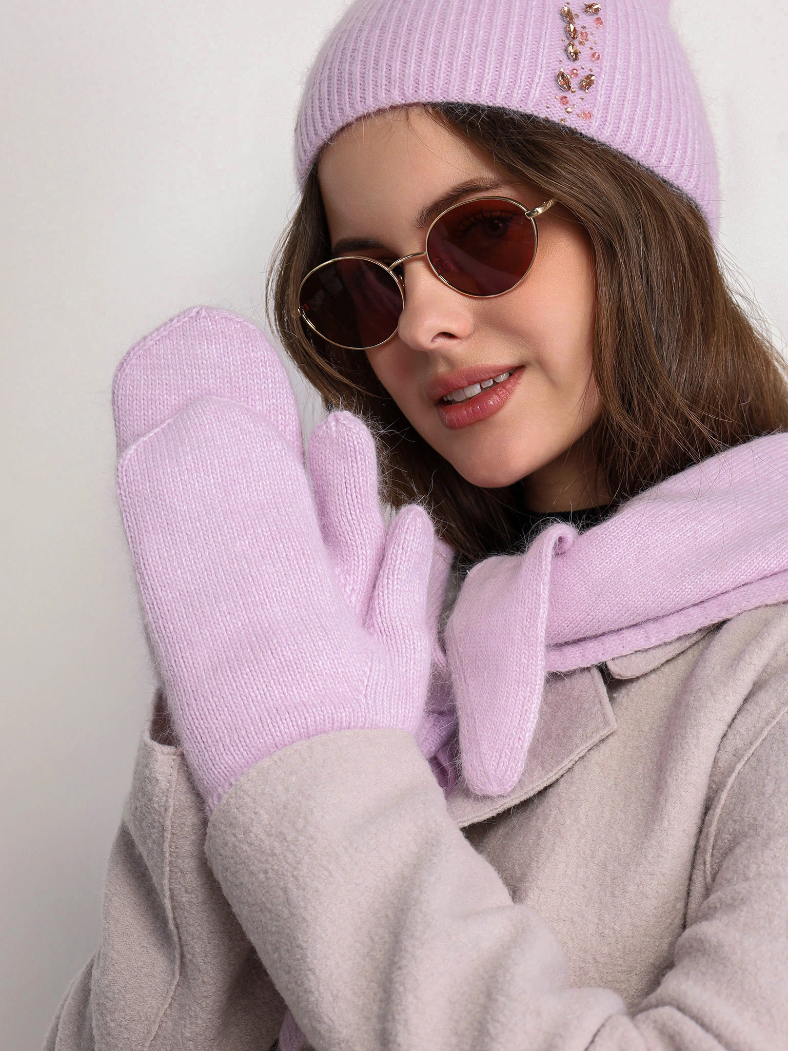 Варежки вязаные из ангоры и акрила